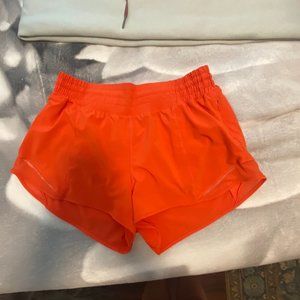 Lululemon Hotty Hot High-Rise Lined Short 2.5"